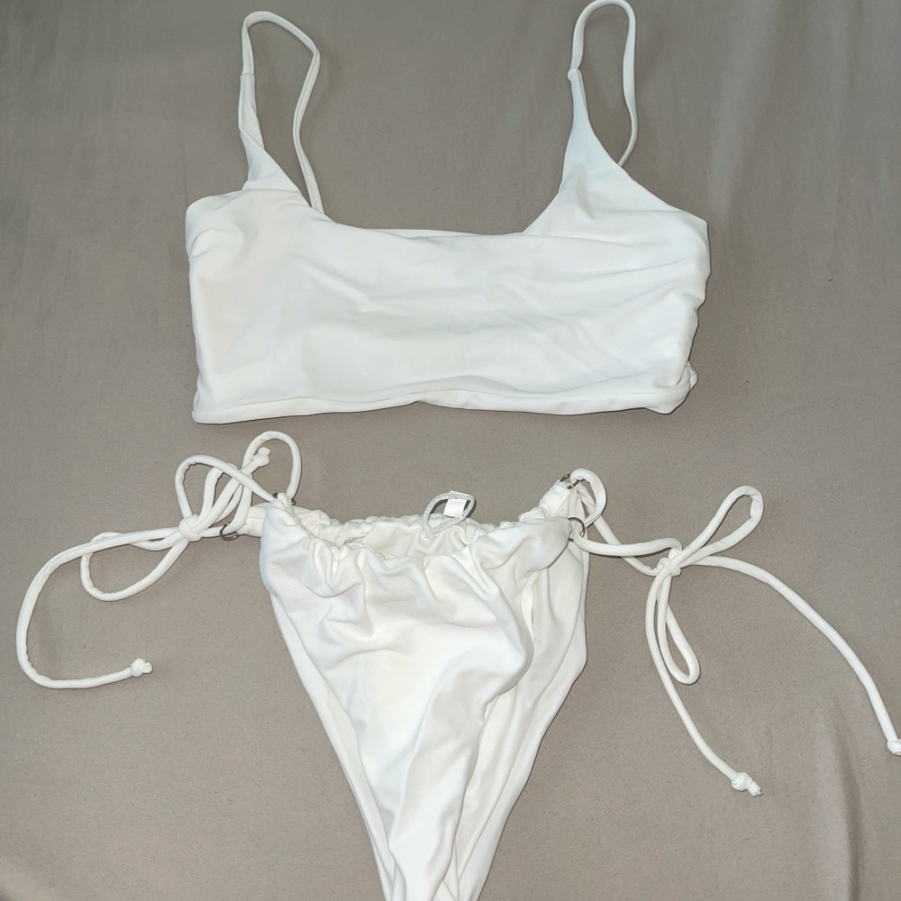 🤍White Bikini🤍